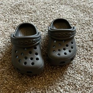 4C Gray Crocs
